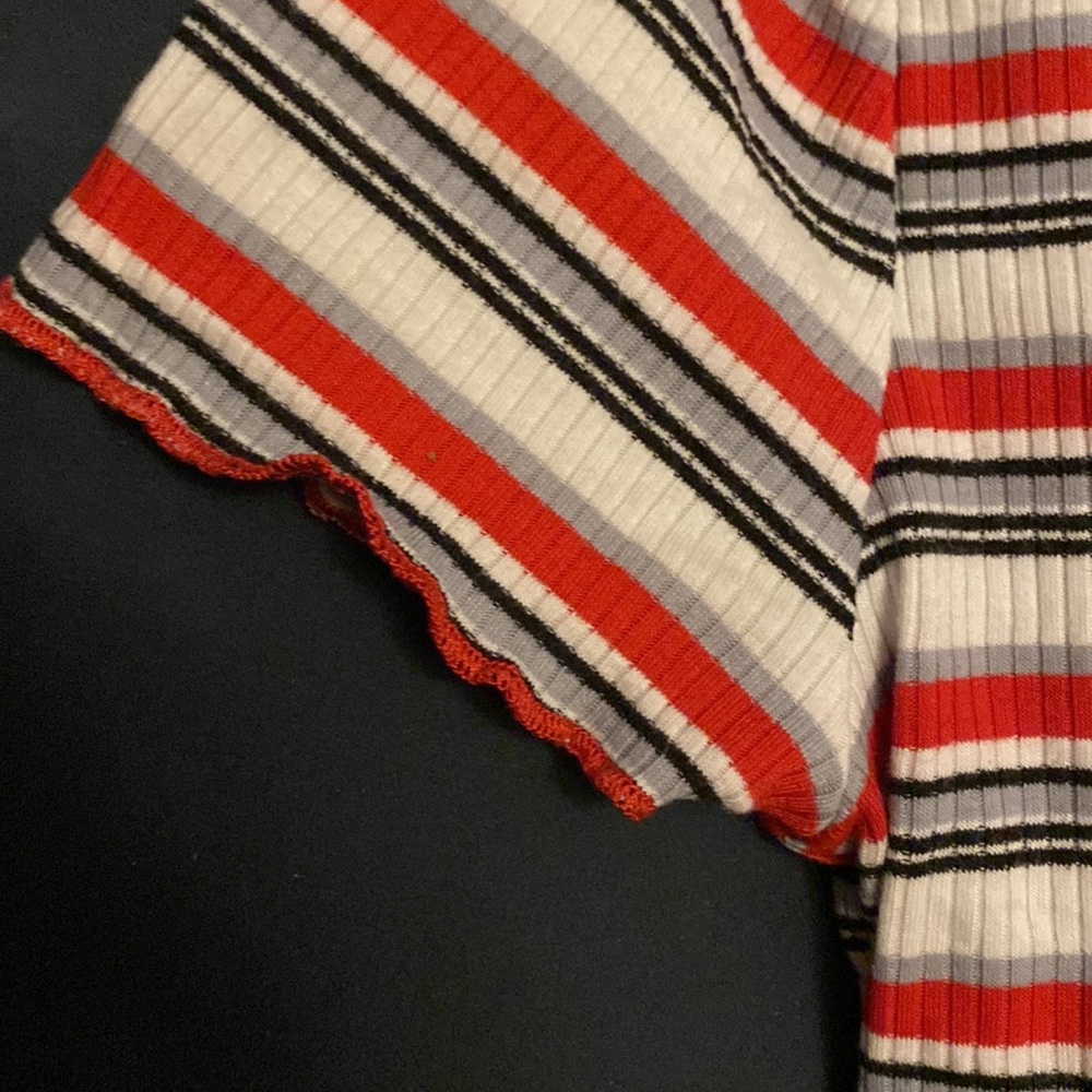 Striped Ribbed Crop top - Picture 2 of 4